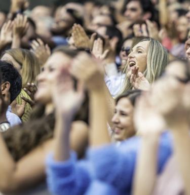 crowd cheering